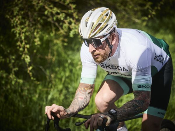 Sir Bradley Wiggins bude závodit v Česku, na start se poprvé postaví i Petr Čech