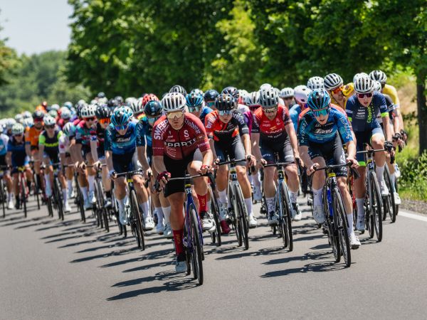 Rekordní účast a Bradley Wiggins ozdobili Kopcovitou L’Etape Czech Republic 2025